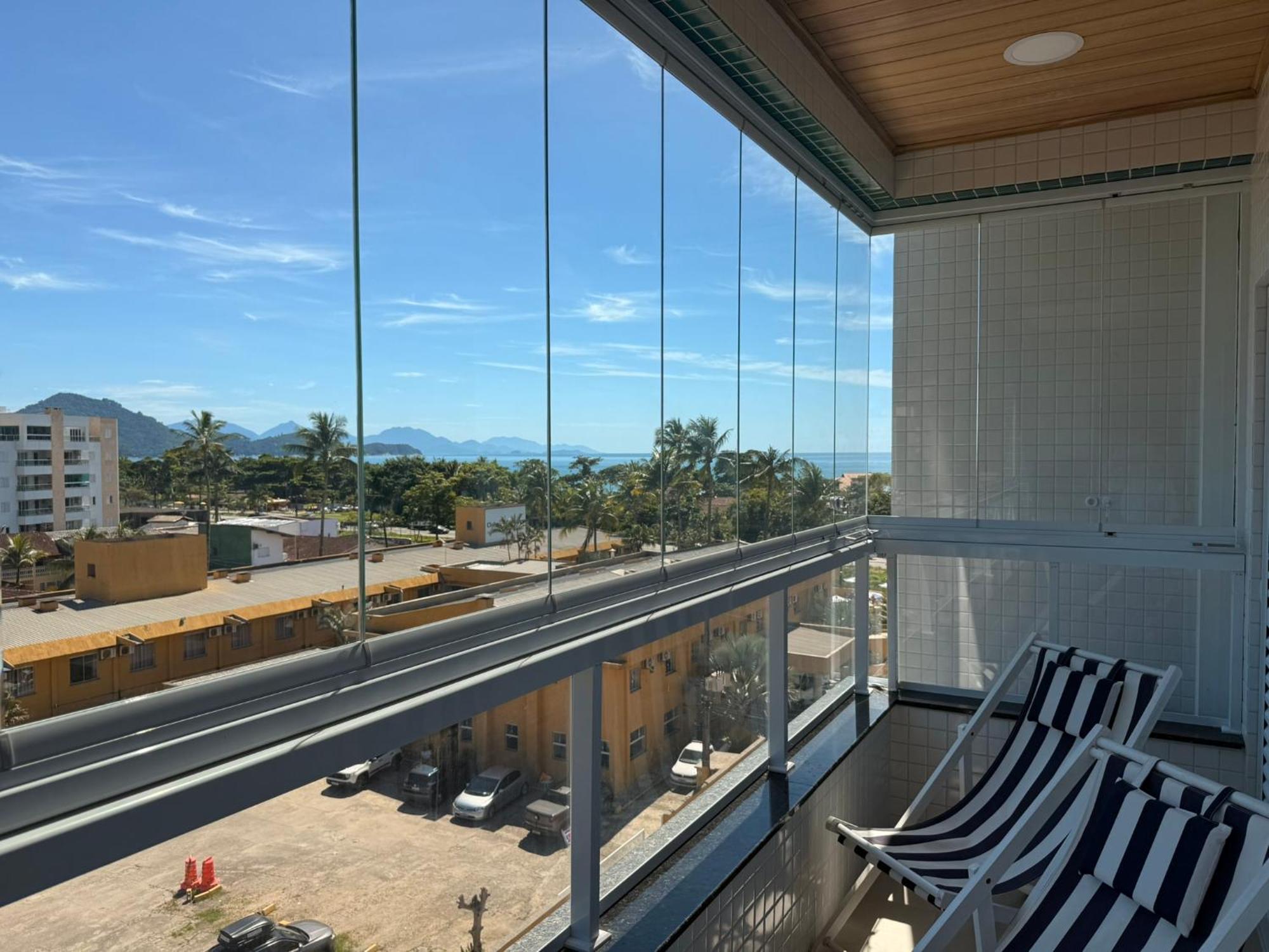 Apartamento Toninhas 330m Da Ar Condicionado Churrasqueira E Piscina